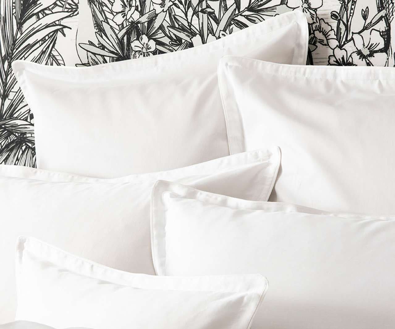 Alexander Turpault Bed set